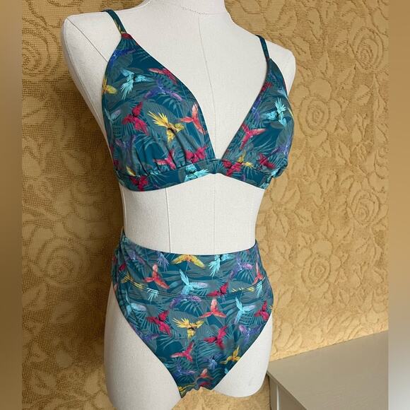 La Vie En Rose Parrot Print High Leg Triangle‎ Bikini Bathing Suit. - Picture 2 of 13